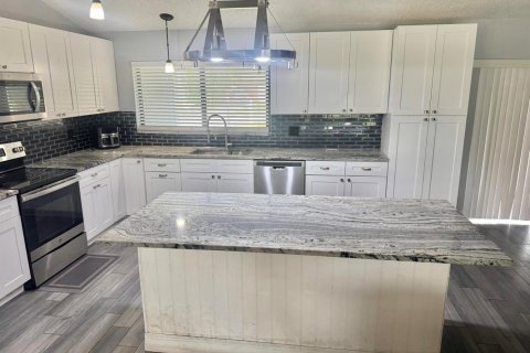 Casa en venta en Lake Worth, Florida, 3 dormitorios, 158.86 m2 № 2388430 - foto 10