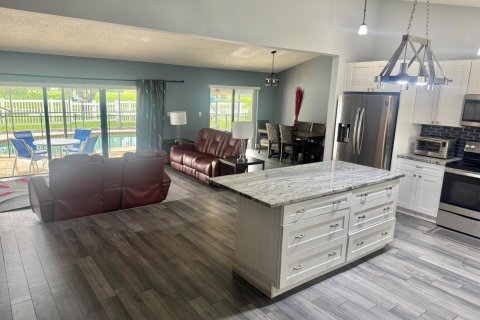 Casa en venta en Lake Worth, Florida, 3 dormitorios, 158.86 m2 № 2388430 - foto 7