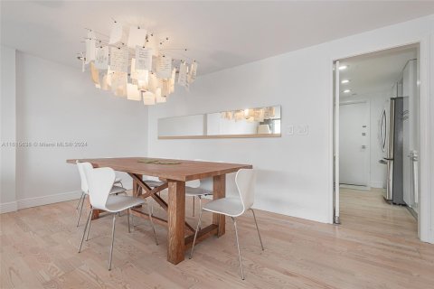 Condo in Key Biscayne, Florida, 2 bedrooms  № 1237247 - photo 7