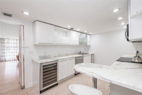 Condo in Key Biscayne, Florida, 2 bedrooms  № 1237247 - photo 10