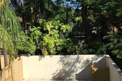 Casa en alquiler en Miami, Florida, 3 dormitorios, 203.46 m2 № 2031713 - foto 22