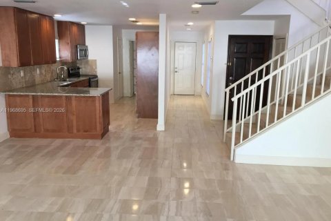 Casa en alquiler en Miami, Florida, 3 dormitorios, 203.46 m2 № 2031713 - foto 20