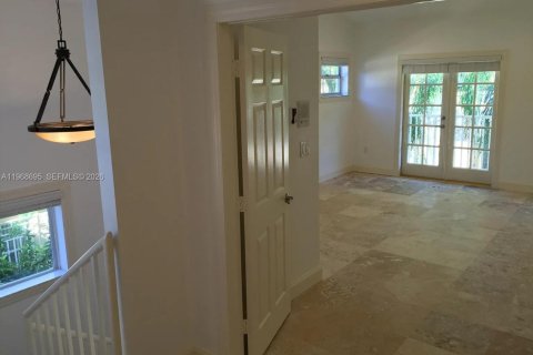 Casa en alquiler en Miami, Florida, 3 dormitorios, 203.46 m2 № 2031713 - foto 16