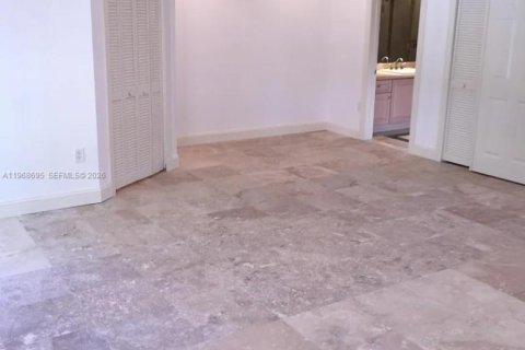 Casa en alquiler en Miami, Florida, 3 dormitorios, 203.46 m2 № 2031713 - foto 10