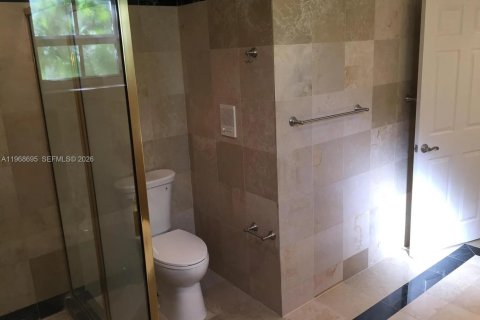 Casa en alquiler en Miami, Florida, 3 dormitorios, 203.46 m2 № 2031713 - foto 6
