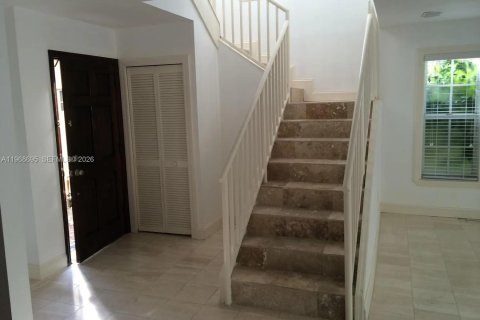 Casa en alquiler en Miami, Florida, 3 dormitorios, 203.46 m2 № 2031713 - foto 19