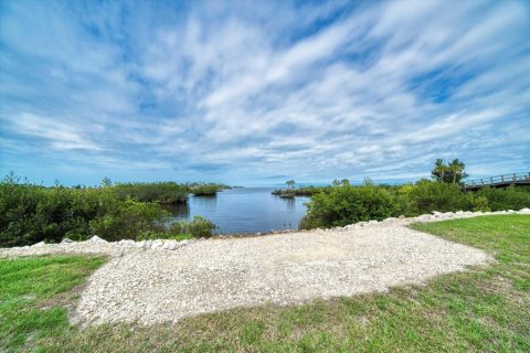 Casa en venta en Spring Hill, Florida, 5 dormitorios, 831.66 m2 № 1299305 - foto 16