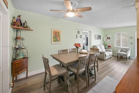 Casa en venta en Miami, Florida, 4 dormitorios, 153.75 m2 № 1878006 - foto 8