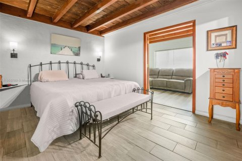 Casa en venta en Miami, Florida, 4 dormitorios, 153.75 m2 № 1878006 - foto 18
