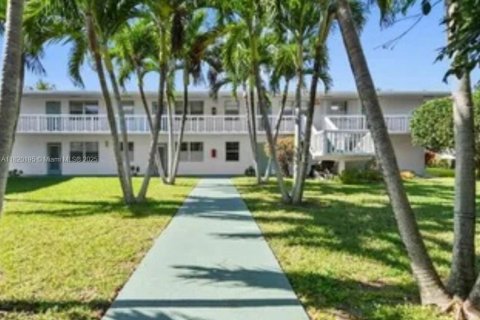 Copropriété à vendre à Deerfield Beach, Floride: 2 chambres, 76.18 m2 № 1779452 - photo 2