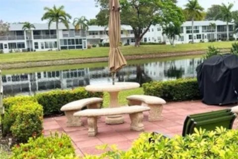 Copropriété à vendre à Deerfield Beach, Floride: 2 chambres, 76.18 m2 № 1779452 - photo 1