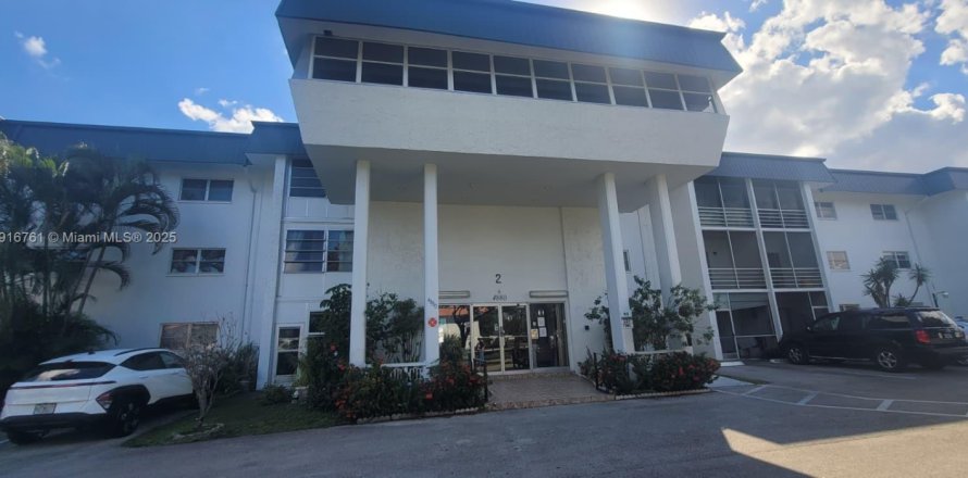 Condo in Lauderhill, Florida, 1 bedroom  № 2016584