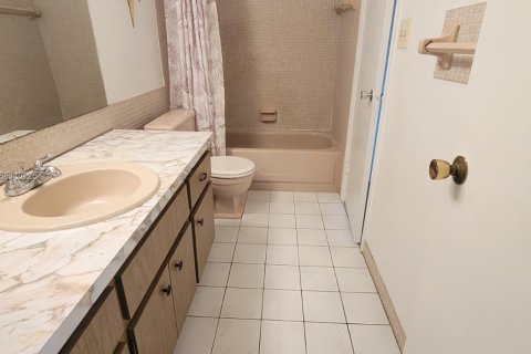 Condo in Lauderhill, Florida, 1 bedroom  № 2016584 - photo 5