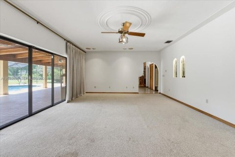 House in Homestead, Florida 3 bedrooms, 308.44 sq.m. № 2185960 - photo 19