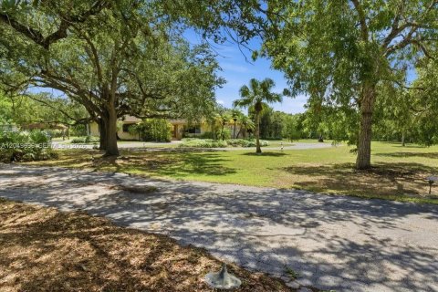 House in Homestead, Florida 3 bedrooms, 308.44 sq.m. № 2185960 - photo 7