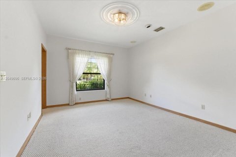 House in Homestead, Florida 3 bedrooms, 308.44 sq.m. № 2185960 - photo 22