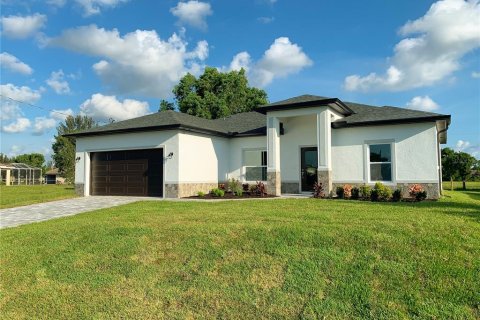 Villa ou maison à vendre à North Port, Floride: 3 chambres, 136.01 m2 № 2406482 - photo 2