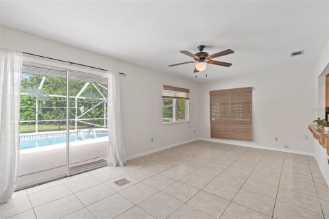 House in Palm Bay, Florida 3 bedrooms, 155.8 sq.m. № 1900341 - photo 20