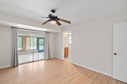 House in Palm Bay, Florida 3 bedrooms, 155.8 sq.m. № 1900341 - photo 28