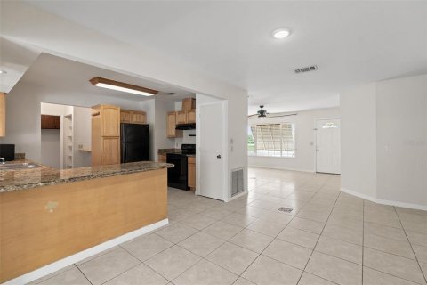 House in Palm Bay, Florida 3 bedrooms, 155.8 sq.m. № 1900341 - photo 14
