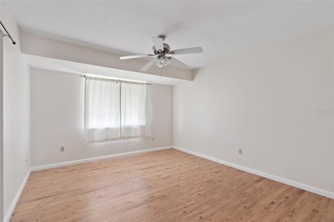 House in Palm Bay, Florida 3 bedrooms, 155.8 sq.m. № 1900341 - photo 25