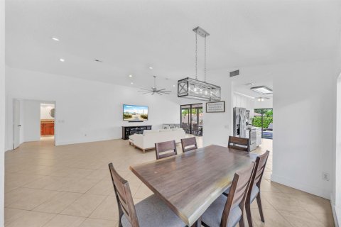 House in Boca Raton, Florida 3 bedrooms, 218.51 sq.m. № 2261930 - photo 19