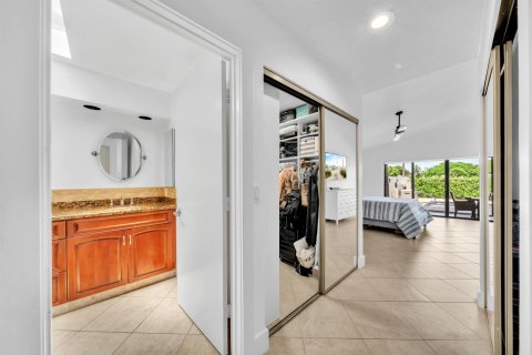 House in Boca Raton, Florida 3 bedrooms, 218.51 sq.m. № 2261930 - photo 21