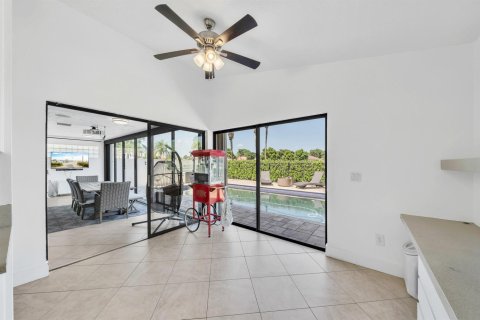 House in Boca Raton, Florida 3 bedrooms, 218.51 sq.m. № 2261930 - photo 9