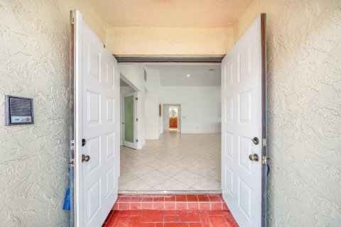 House in Boca Raton, Florida 3 bedrooms, 218.51 sq.m. № 2261930 - photo 2