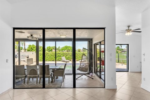 House in Boca Raton, Florida 3 bedrooms, 218.51 sq.m. № 2261930 - photo 13