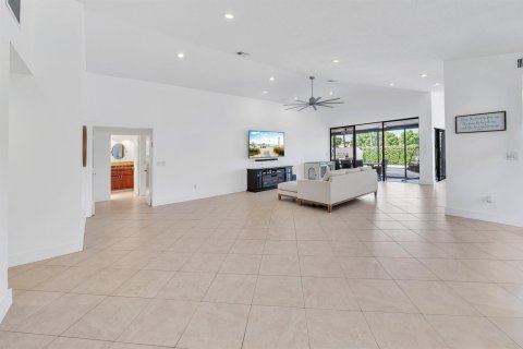 House in Boca Raton, Florida 3 bedrooms, 218.51 sq.m. № 2261930 - photo 3