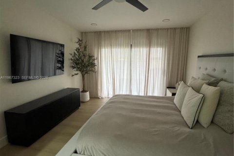 Touwnhouse à louer à Hialeah, Floride: 3 chambres, 132.94 m2 № 2028587 - photo 12