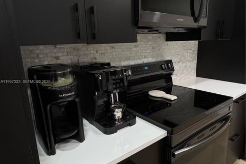 Touwnhouse à louer à Hialeah, Floride: 3 chambres, 132.94 m2 № 2028587 - photo 7