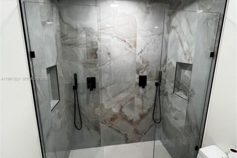 Touwnhouse à louer à Hialeah, Floride: 3 chambres, 132.94 m2 № 2028587 - photo 15