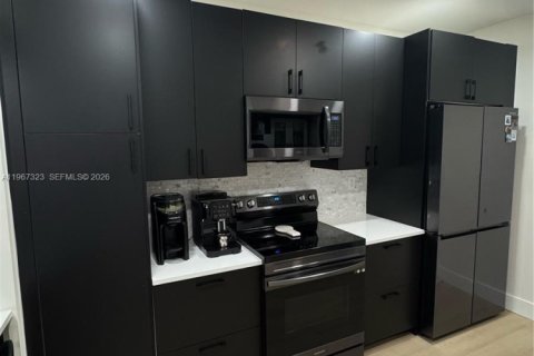 Touwnhouse à louer à Hialeah, Floride: 3 chambres, 132.94 m2 № 2028587 - photo 2