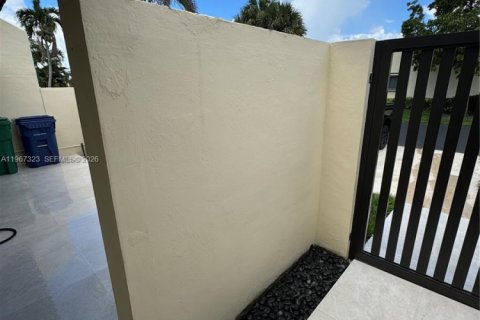 Touwnhouse à louer à Hialeah, Floride: 3 chambres, 132.94 m2 № 2028587 - photo 28