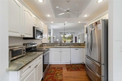 Condo in Sarasota, Florida, 2 bedrooms № 2142858 - photo 2