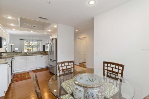 Condo in Sarasota, Florida, 2 bedrooms № 2142858 - photo 6