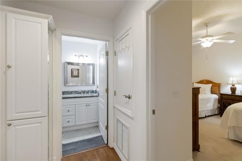 Condo in Sarasota, Florida, 2 bedrooms № 2142858 - photo 20