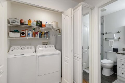 Condo in Sarasota, Florida, 2 bedrooms № 2142858 - photo 25