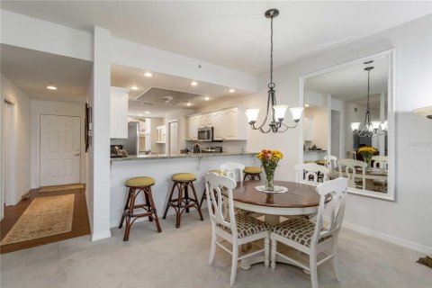Condo in Sarasota, Florida, 2 bedrooms № 2142858 - photo 4