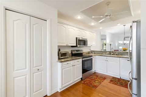 Condo in Sarasota, Florida, 2 bedrooms № 2142858 - photo 8