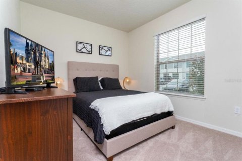 Townhouse in Kissimmee, Florida 5 bedrooms, 210.24 sq.m. № 1196094 - photo 4