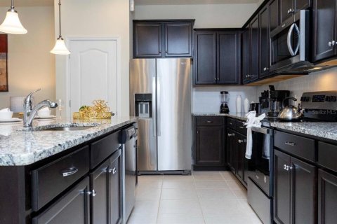 Townhouse in Kissimmee, Florida 5 bedrooms, 210.24 sq.m. № 1196094 - photo 7
