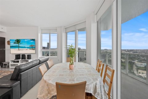Condo in Miami, Florida, 2 bedrooms  № 1930719 - photo 18