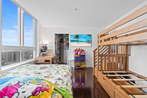 Condo in Miami, Florida, 2 bedrooms  № 1930719 - photo 27