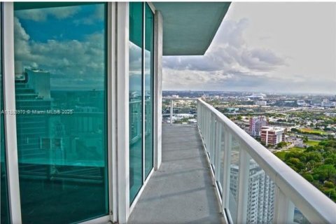 Condo in Miami, Florida, 2 bedrooms  № 1930719 - photo 16