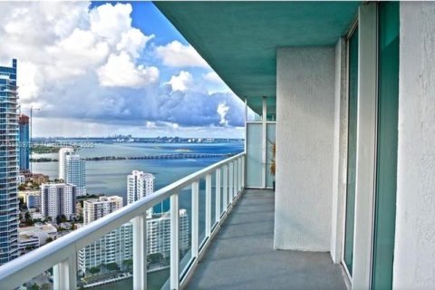 Condo in Miami, Florida, 2 bedrooms  № 1930719 - photo 14