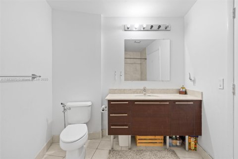 Condo in Miami, Florida, 2 bedrooms  № 1930719 - photo 28