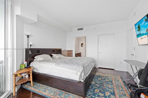 Condo in Miami, Florida, 2 bedrooms  № 1930719 - photo 21
